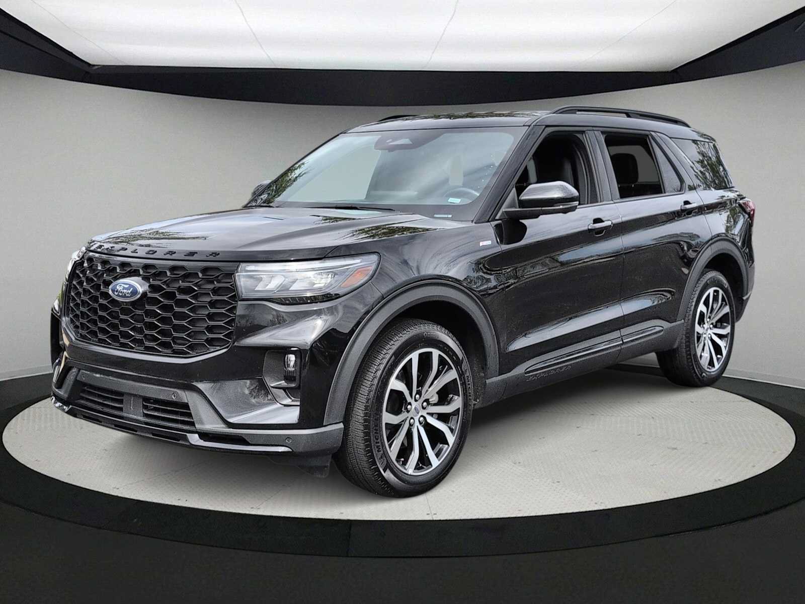 Used 2025 Ford Explorer ST-Line AWD/4WD image 4