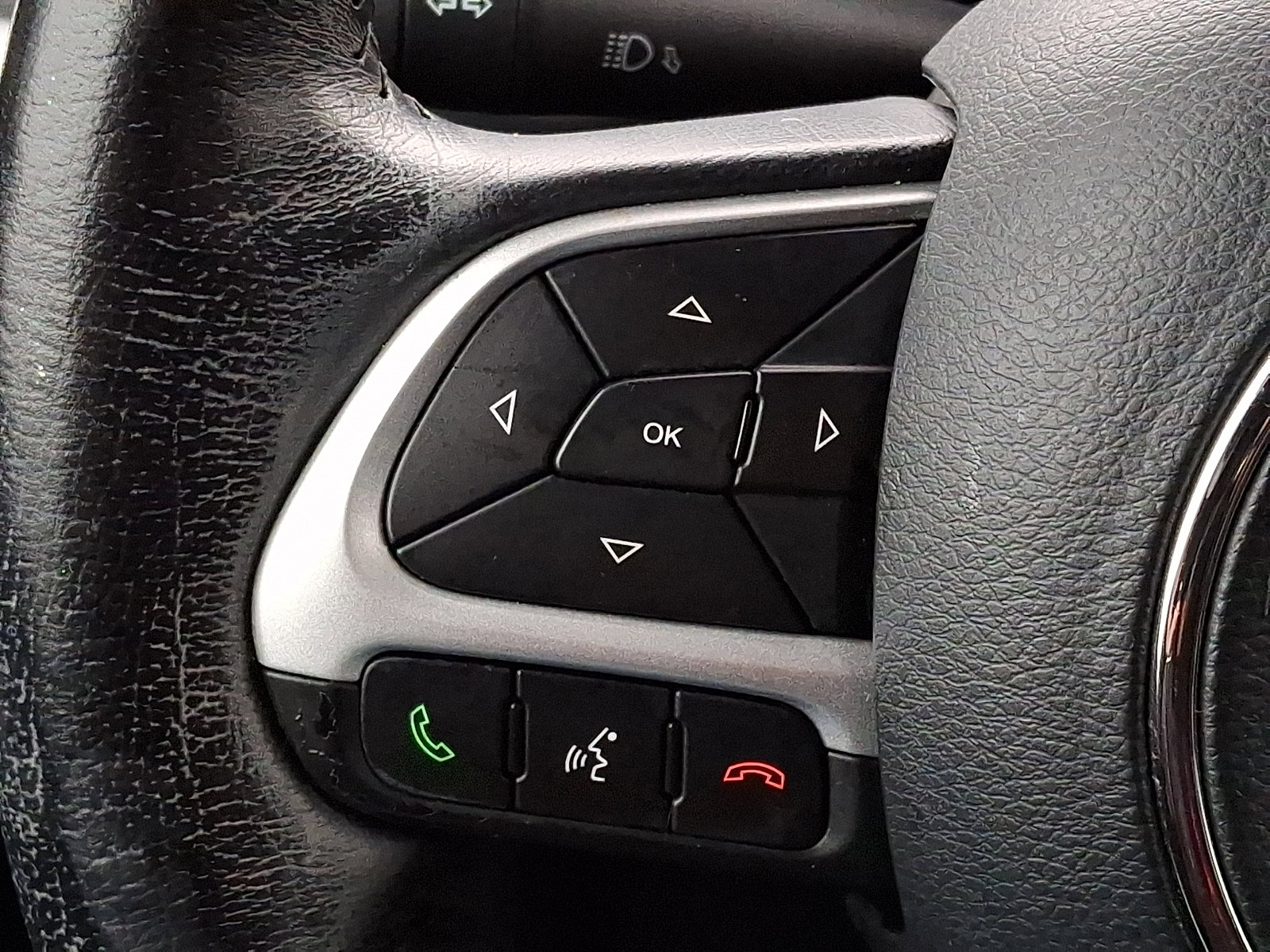 Used 2020 Jeep Renegade Latitude w/ Cold Weather Group image 19