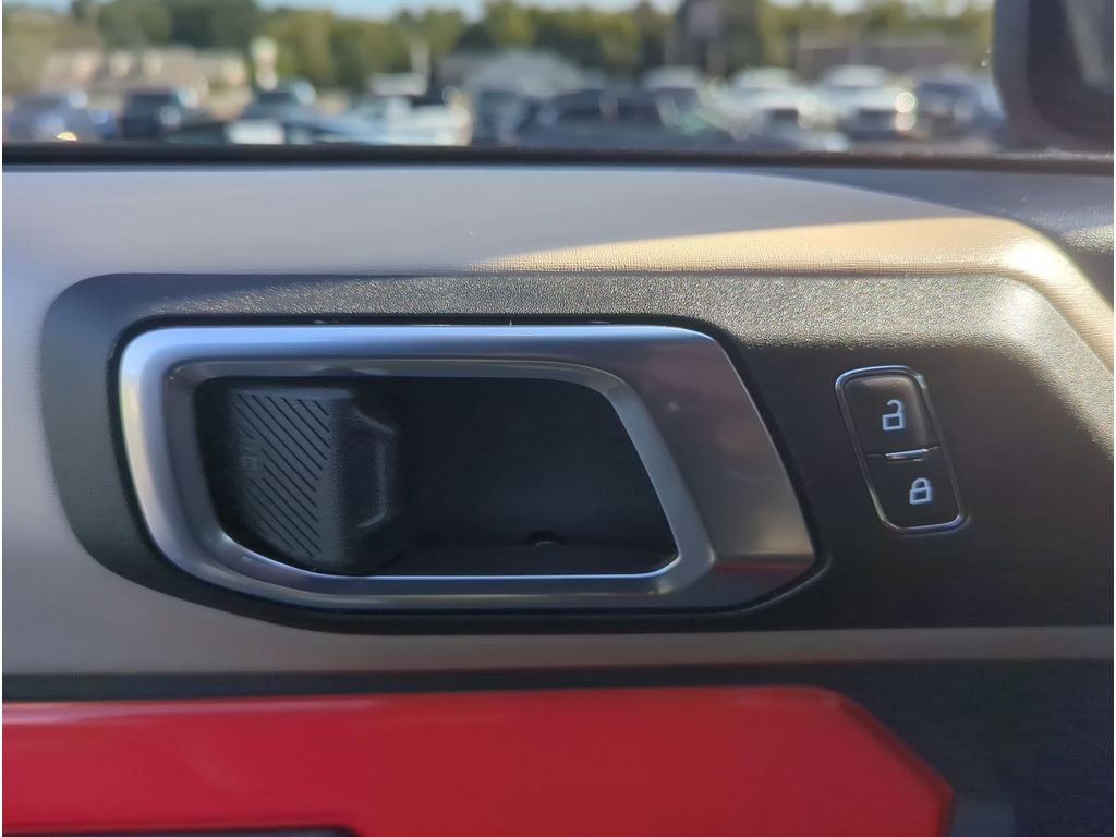 Used 2024 Ford Bronco Wildtrak image 12