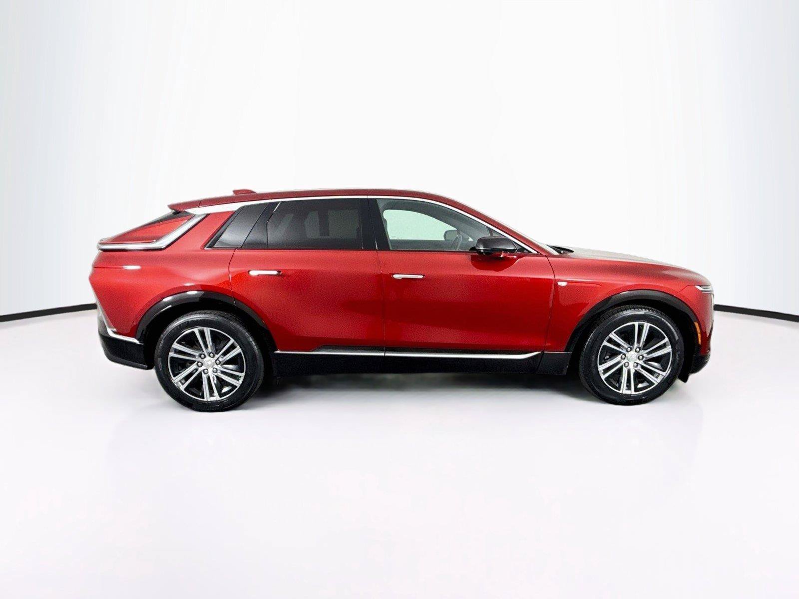 Used 2024 Cadillac Lyriq Luxury AWD/4WD image 11