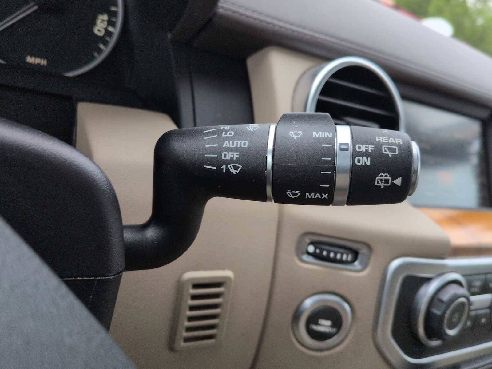 Used 2014 Land Rover LR4 HSE LUX AWD/4WD image 28