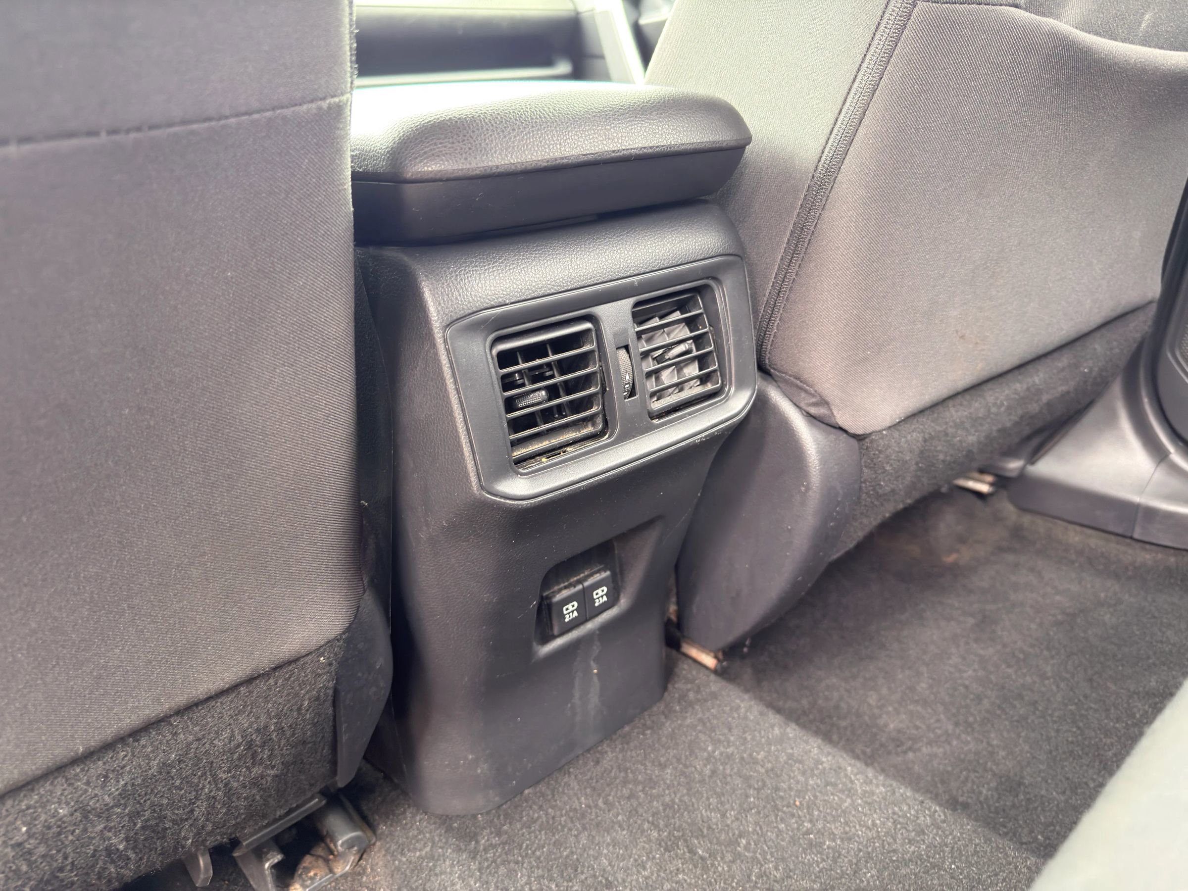 Used 2020 Toyota RAV4 XLE image 23