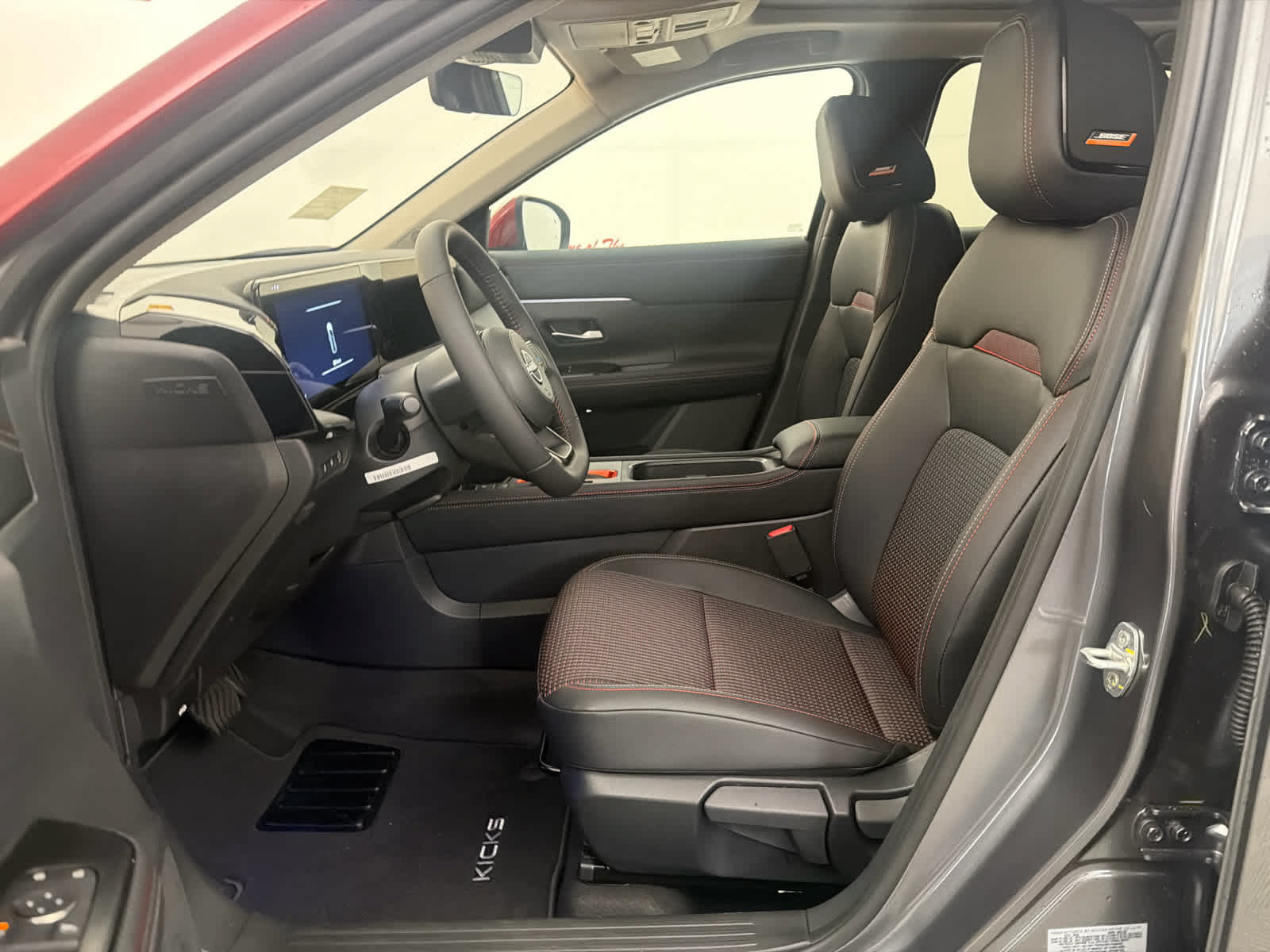 New 2026 Nissan Kicks SR w/ SR Premium Package FWD image 14