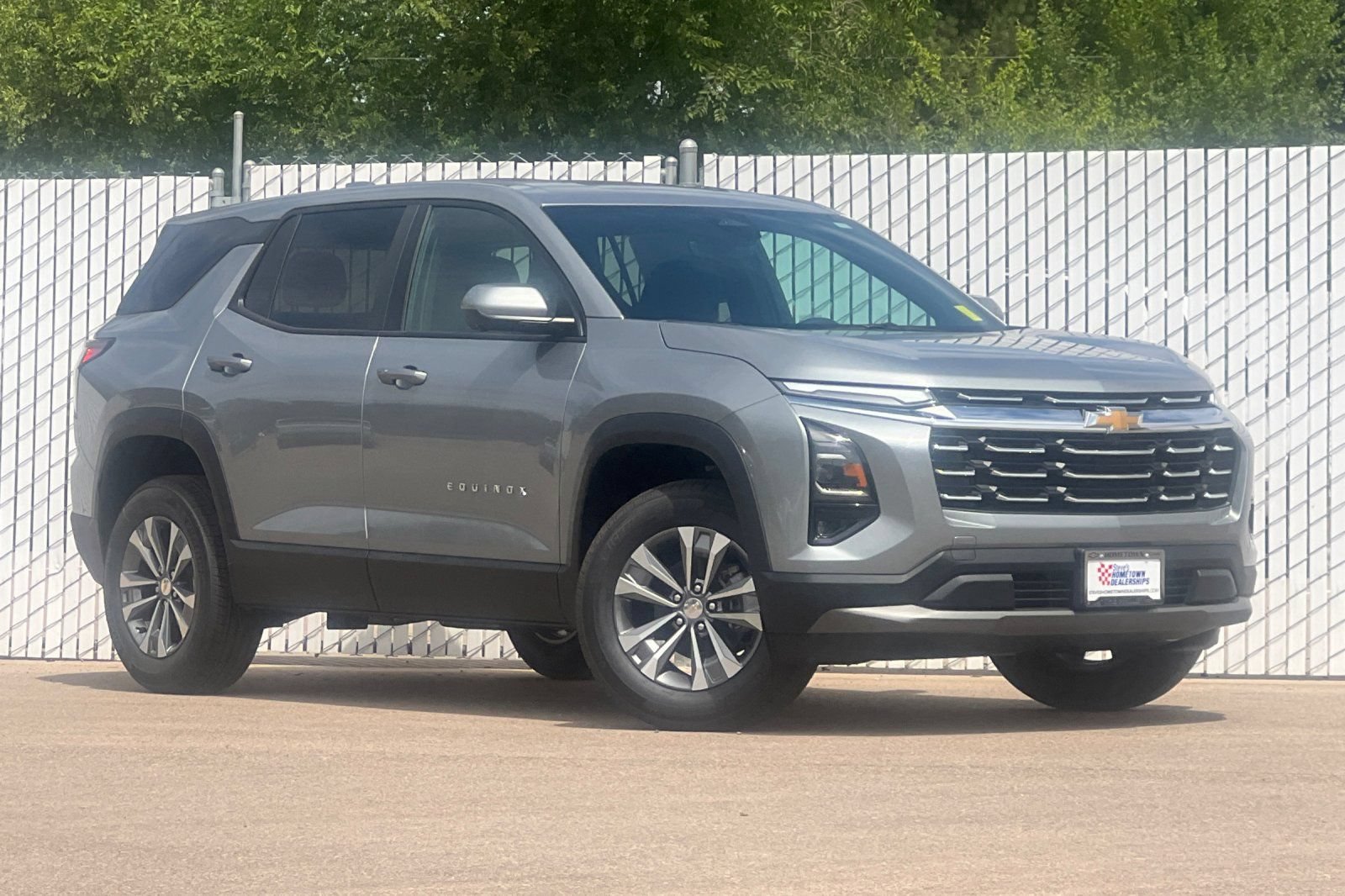 New 2026 Chevrolet Equinox LT w/ Safety and Technology Package AWD/4WD image 2