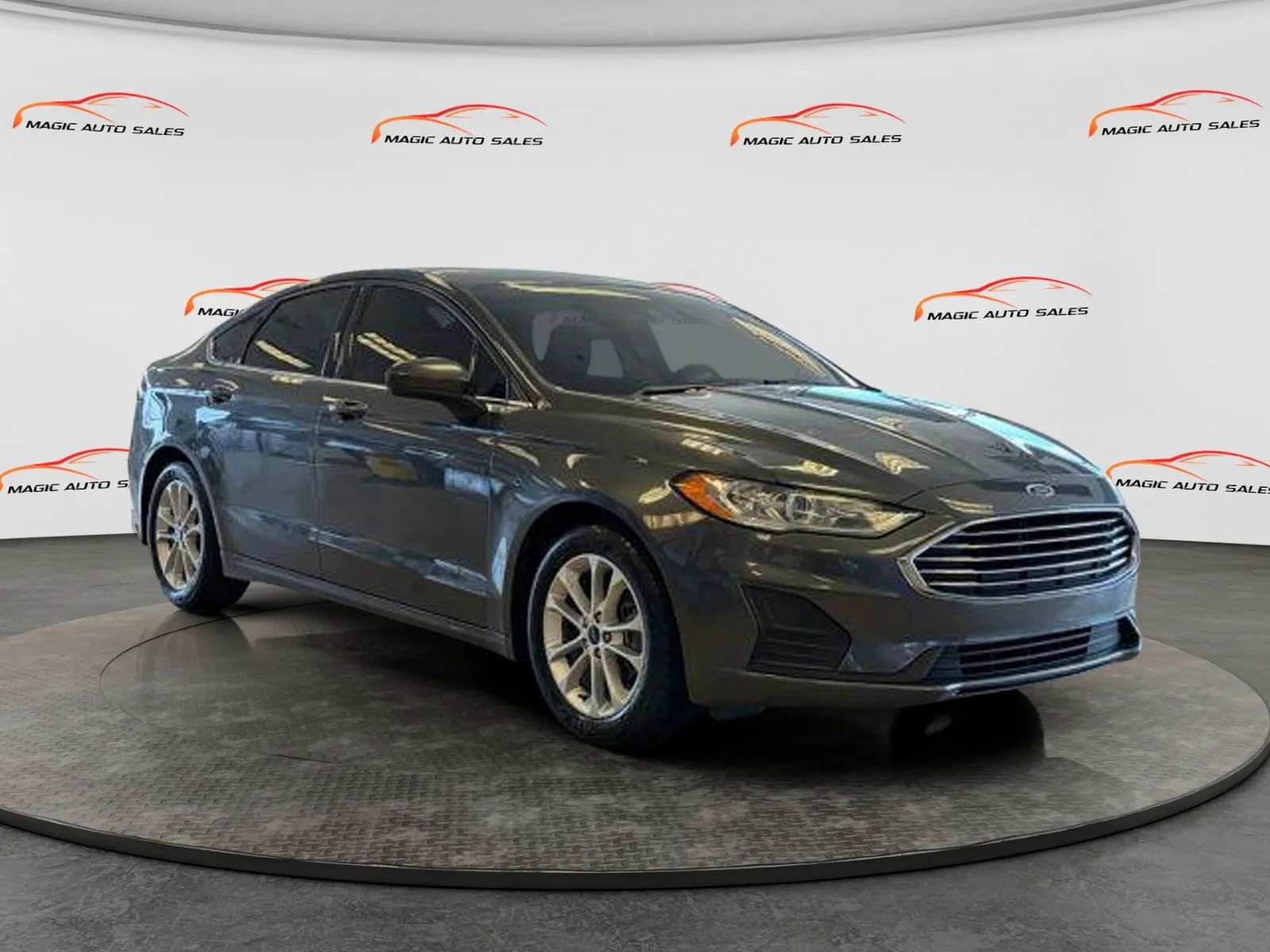 Used 2019 Ford Fusion SE image 3