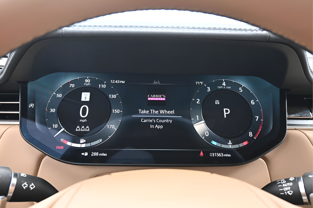 Used 2025 Land Rover Range Rover SE AWD/4WD image 15