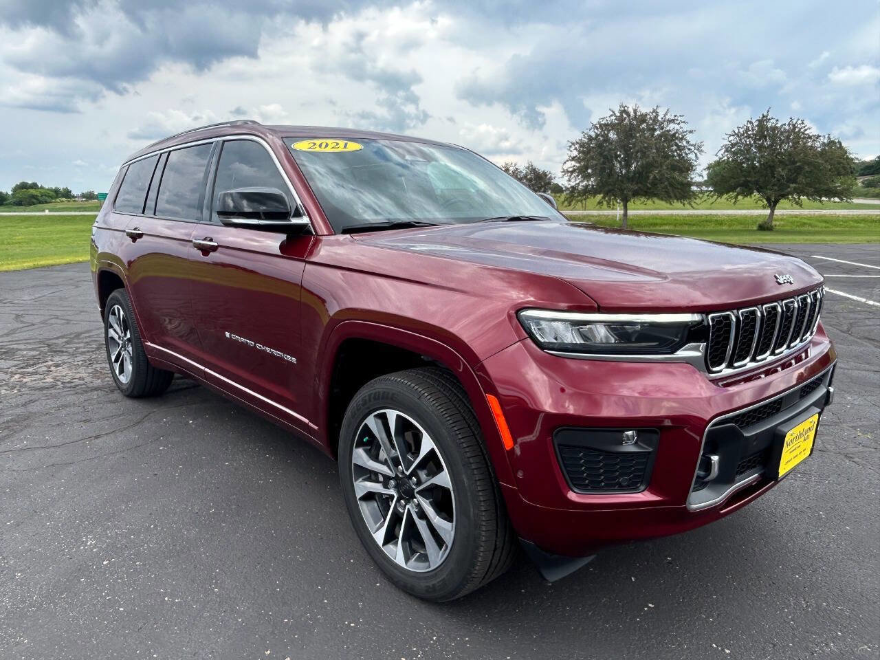 Used 2021 Jeep Grand Cherokee L Overland w/ Advanced Protech Group III image 1