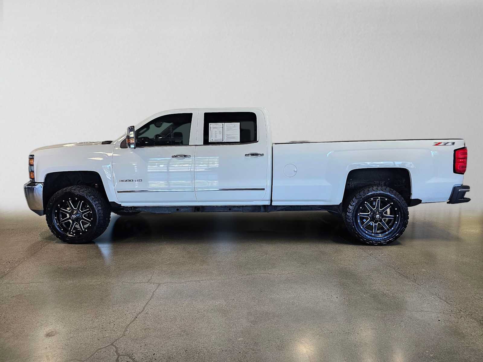 Used 2015 Chevrolet Silverado 3500 LTZ AWD/4WD image 6
