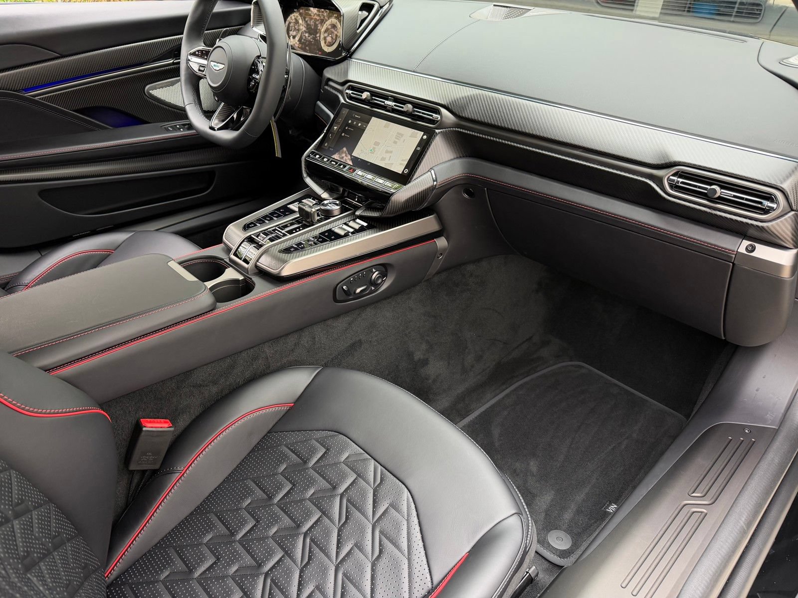New 2026 Aston Martin Vanquish Convertible RWD image 17