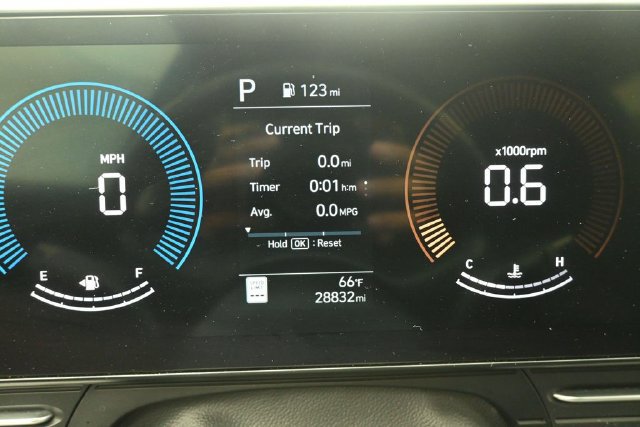 Used 2025 Hyundai Kona SEL AWD/4WD image 23
