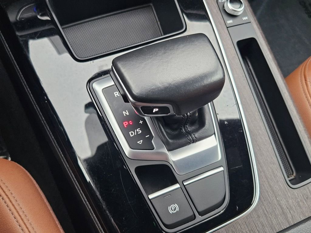 Used 2021 Audi Q5 2.0T Premium w/ Convenience Package image 18