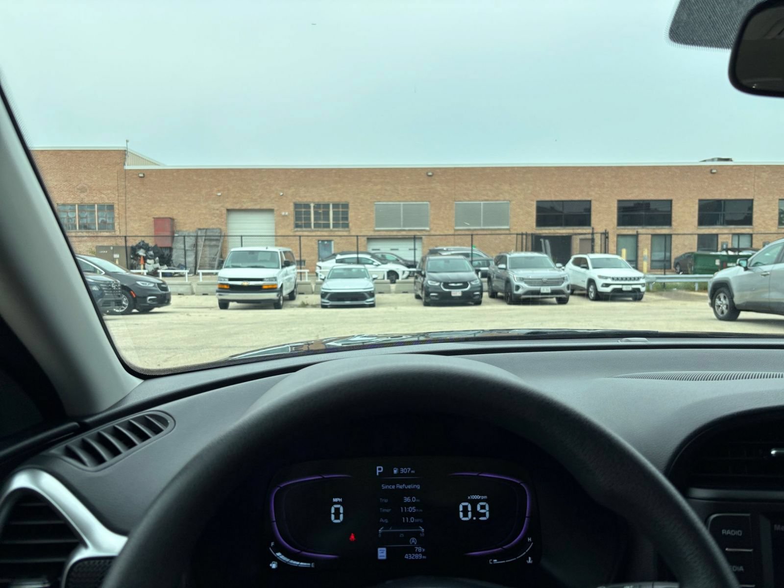 Used 2025 Kia Soul LX w/ LX Technology Package FWD image 31