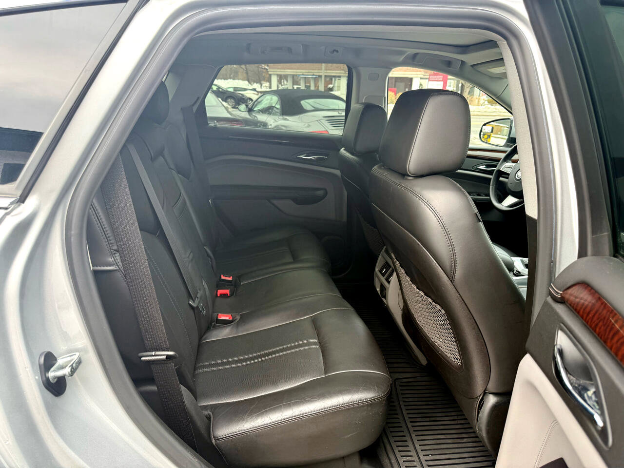 Used 2011 Cadillac SRX Luxury image 24