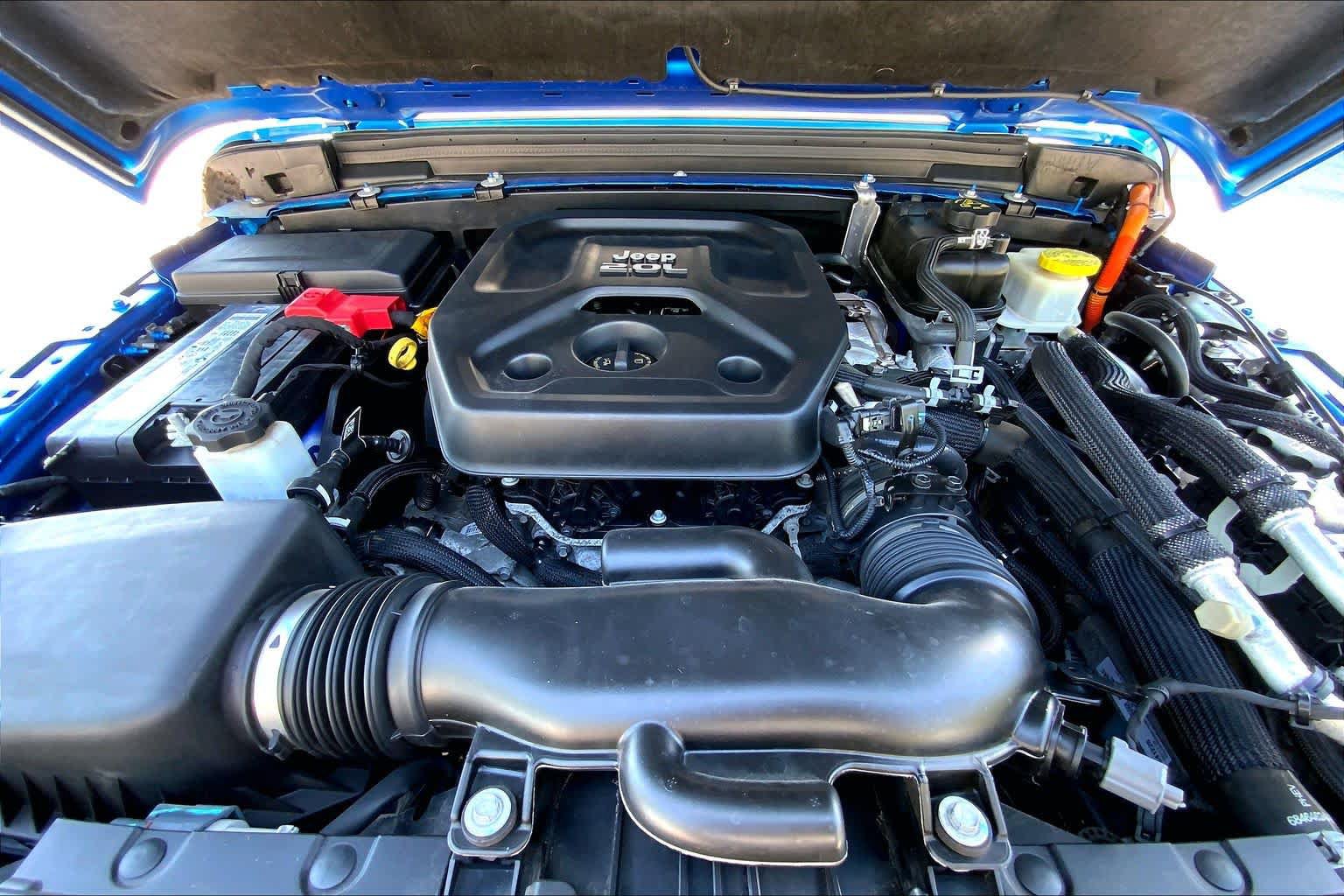 Used 2022 Jeep Wrangler Unlimited Rubicon 4xe AWD/4WD image 32