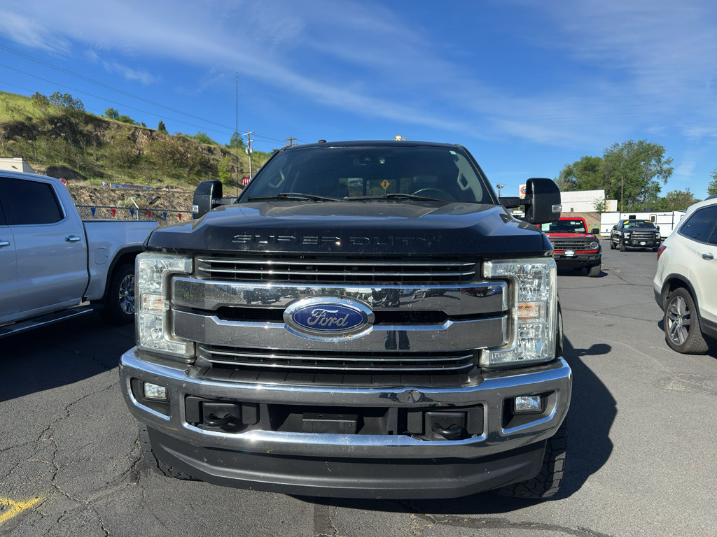 Used 2017 Ford F250 Lariat w/ Lariat Ultimate Package AWD/4WD image 3
