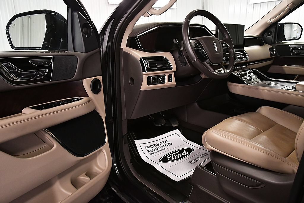 Used 2024 Lincoln Navigator Reserve AWD/4WD image 17