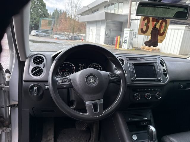 Used 2016 Volkswagen Tiguan SE image 19