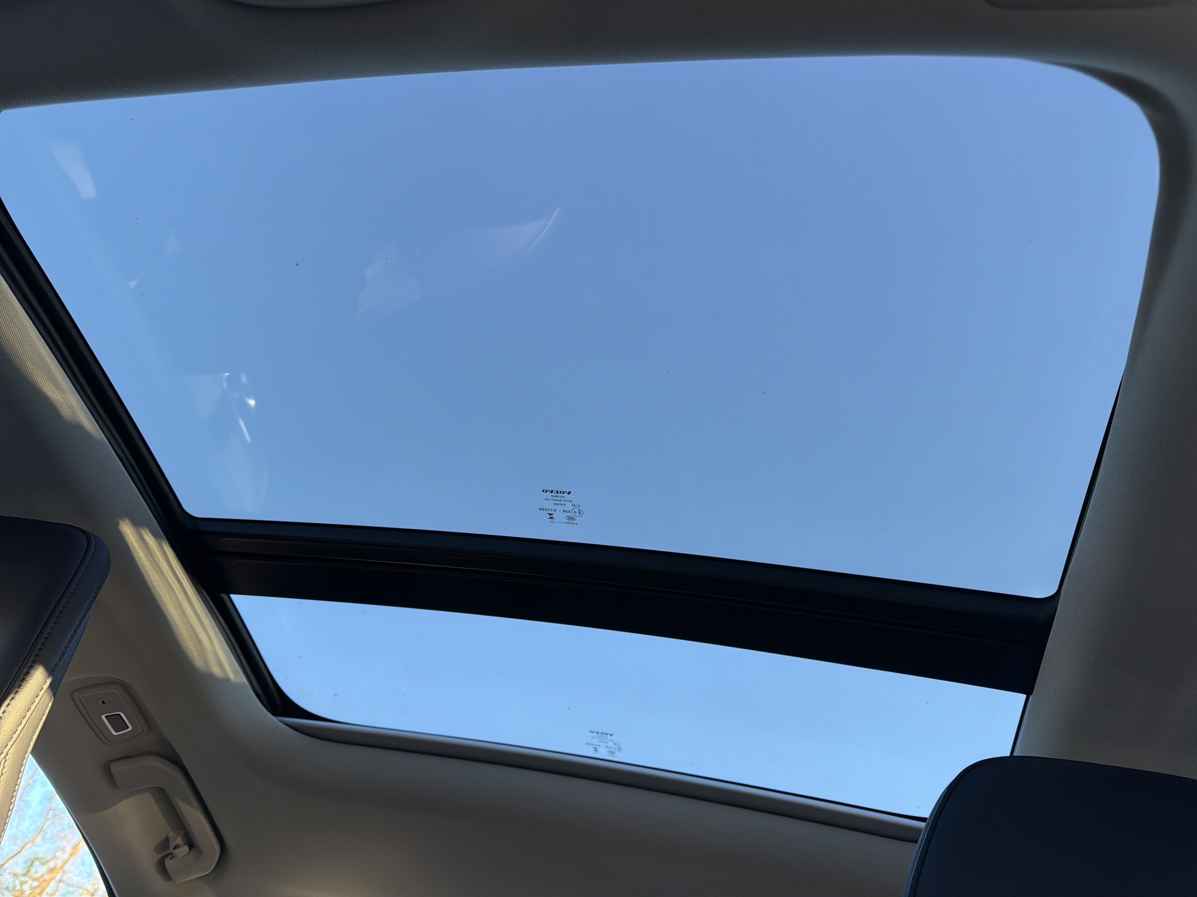 Certified 2024 Volvo S60 B5 Core image 28