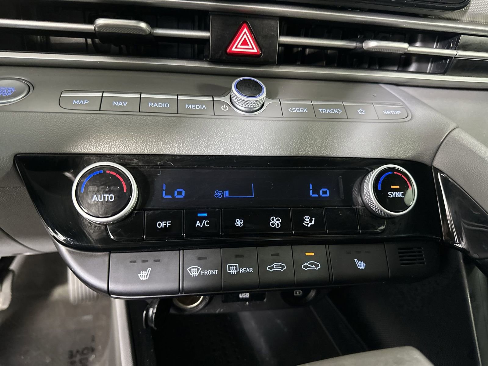 Used 2023 Hyundai Elantra SEL w/ Convenience Package FWD image 19