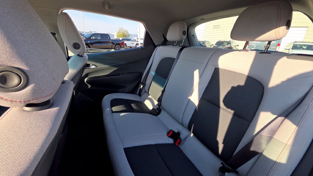 Used 2020 Chevrolet Bolt LT FWD image 17