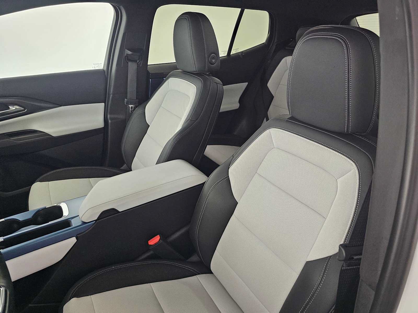 Used 2024 Chevrolet Equinox EV LT FWD image 21