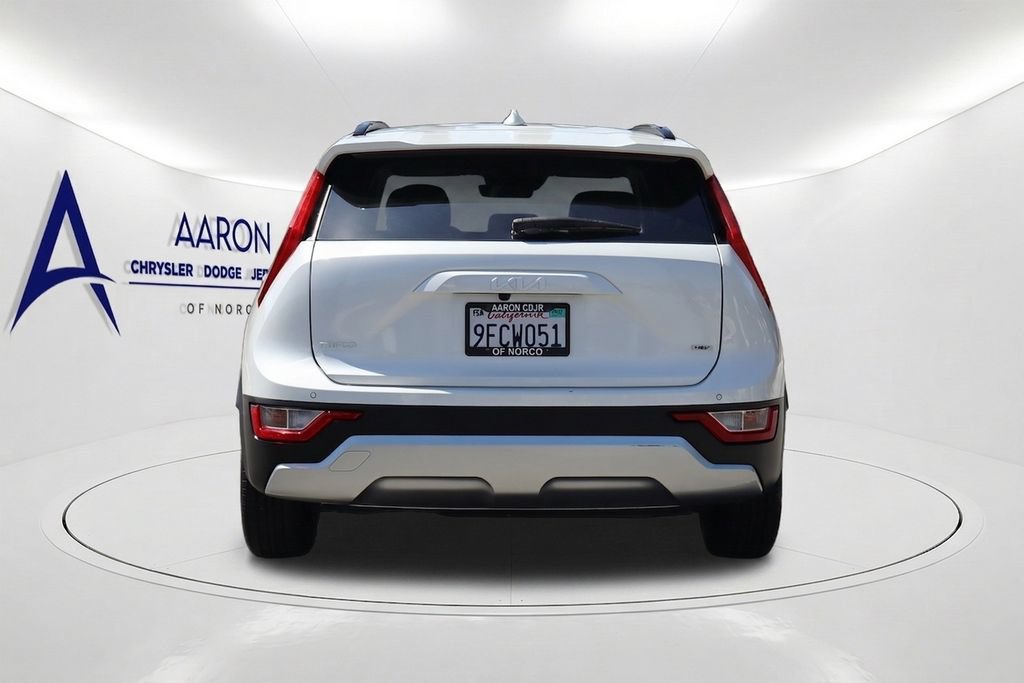 Used 2023 Kia Niro EX FWD image 5
