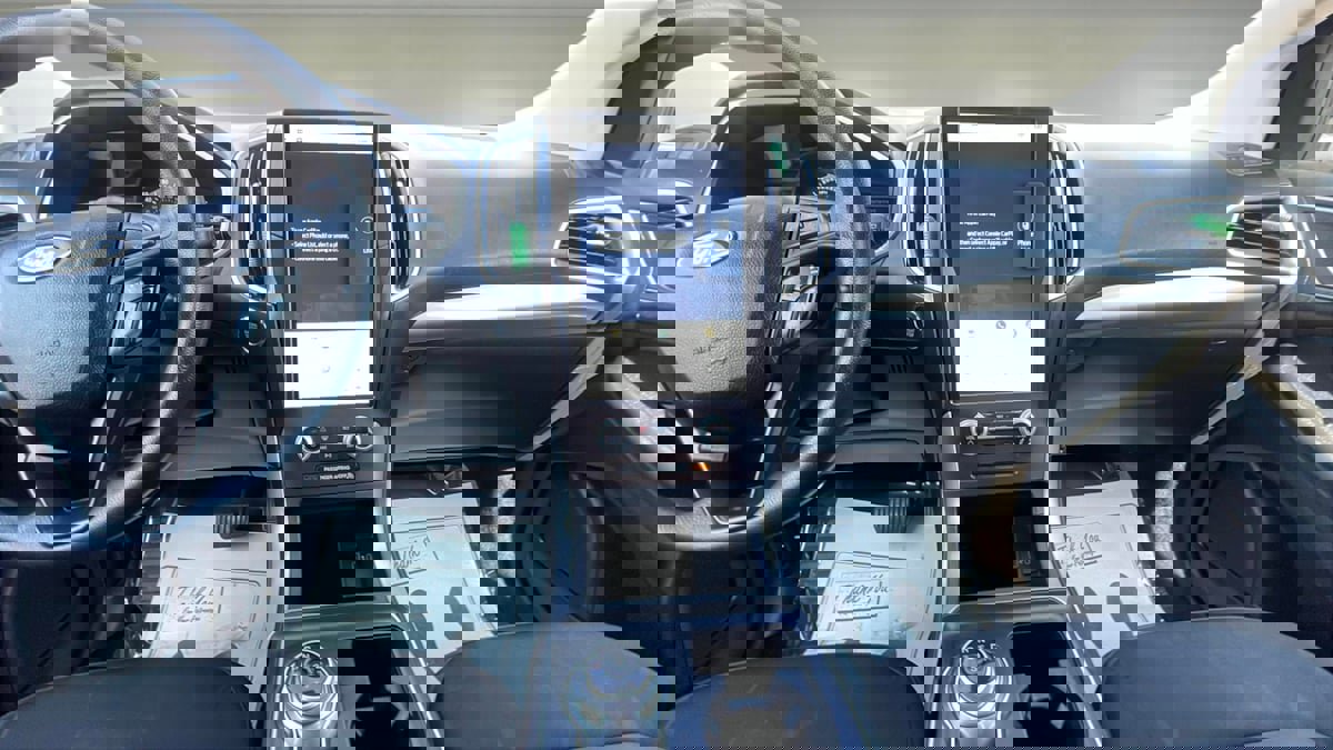 Used 2021 Ford Edge SE w/ Cargo Accessory Package image 10