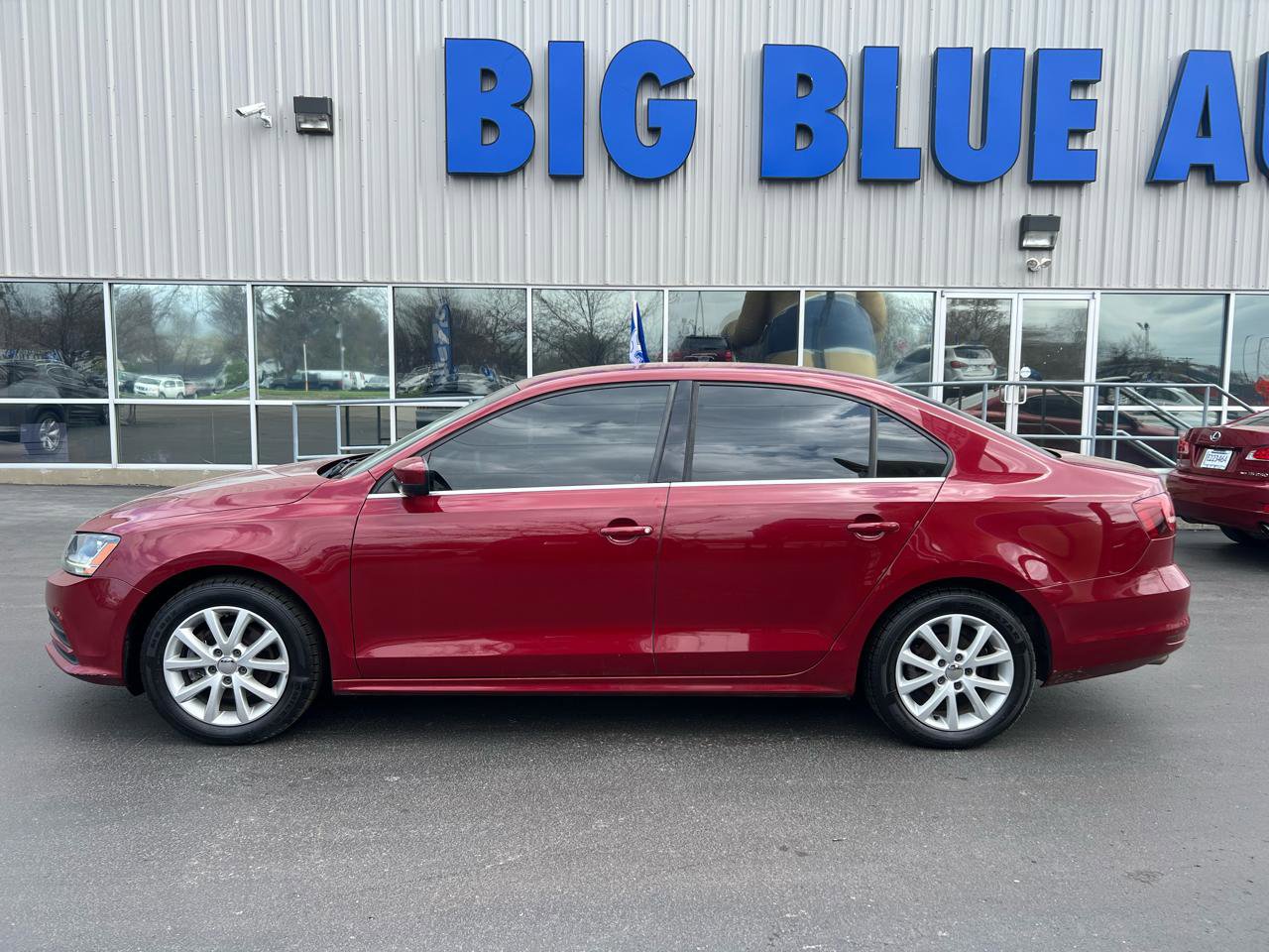 Used 2017 Volkswagen Jetta S image 2
