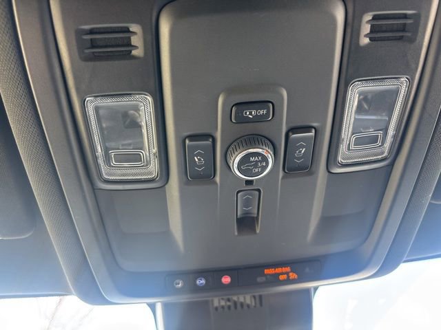 Used 2025 Chevrolet Tahoe Premier AWD/4WD image 12