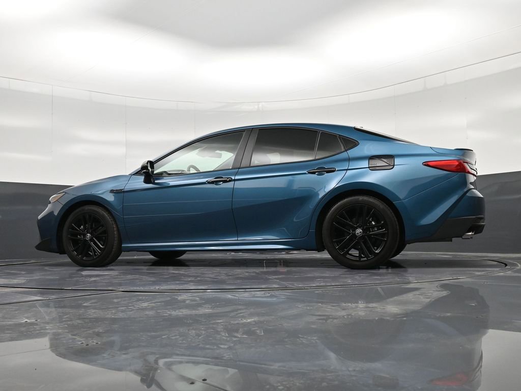 Used 2025 Toyota Camry SE w/ Convenience Package image 27