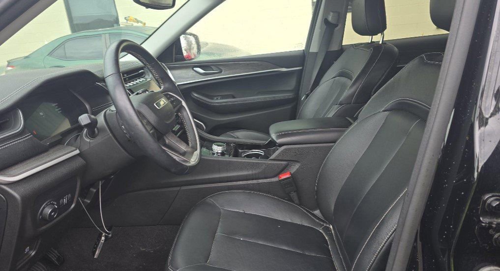 Used 2022 Jeep Grand Cherokee L Limited w/ MOPAR Finishing Package image 12