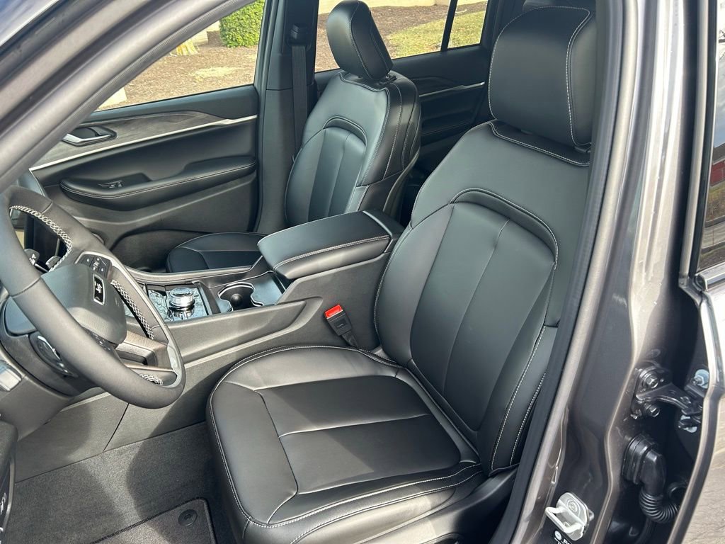 New 2025 Jeep Grand Cherokee Limited image 7