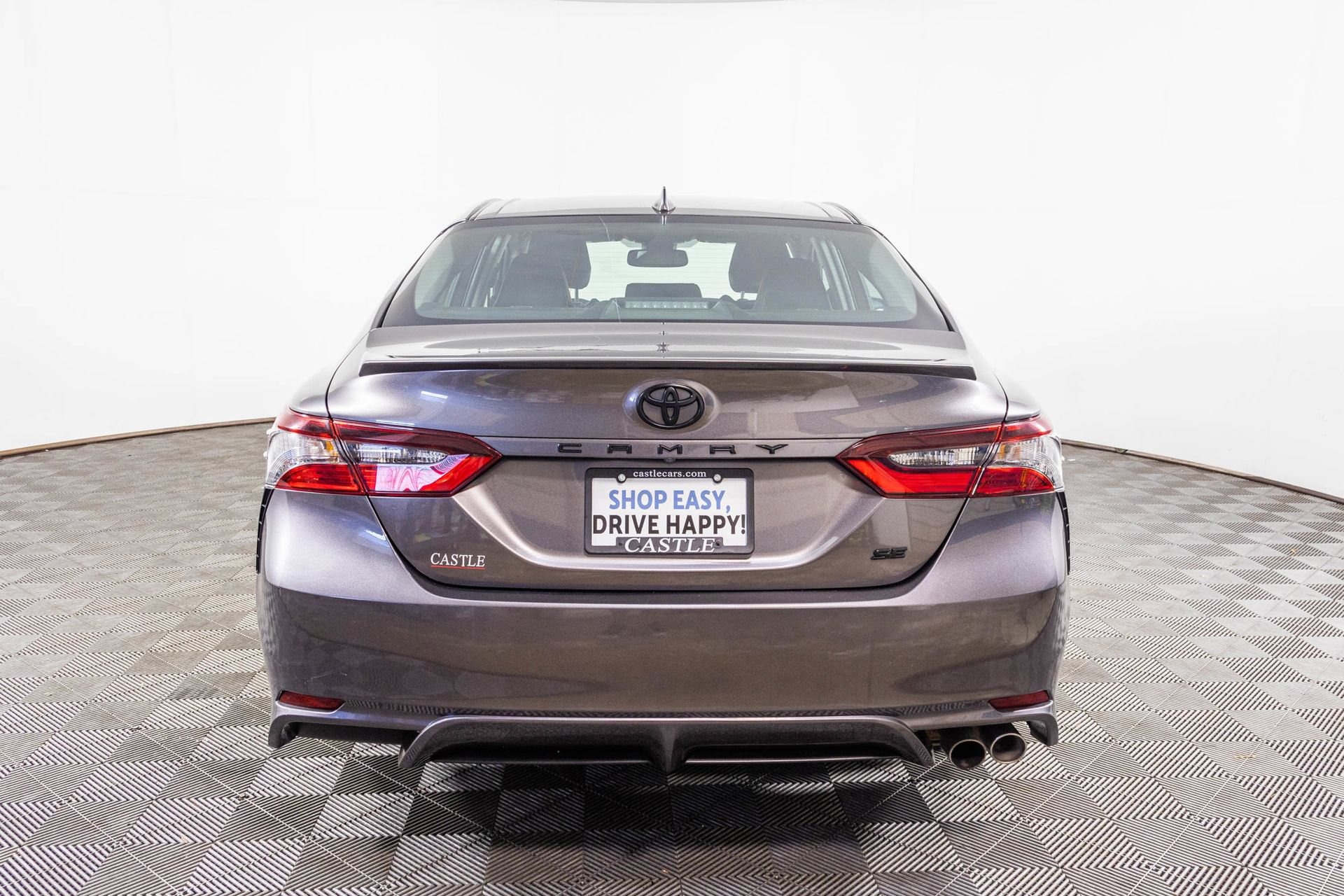 Used 2022 Toyota Camry SE w/ Cold Weather Package FWD image 16