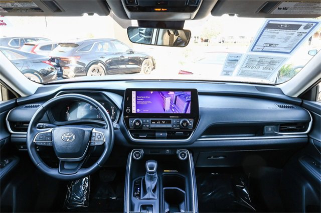 Used 2025 Toyota Grand Highlander AWD image 13