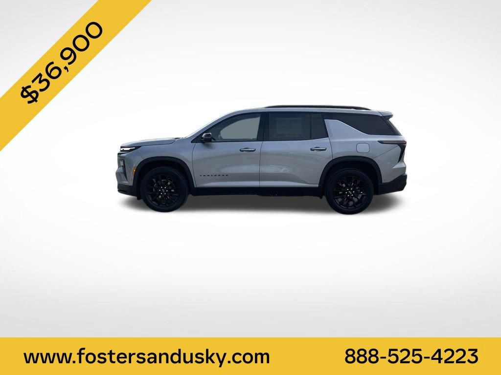 Used 2024 Chevrolet Traverse LT w/ Enhanced Driving Package FWD image 2