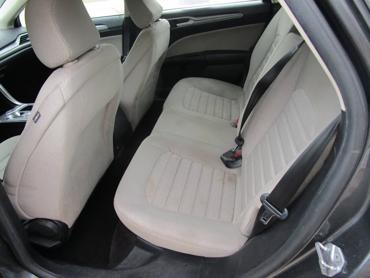 Used 2020 Ford Fusion S FWD image 9