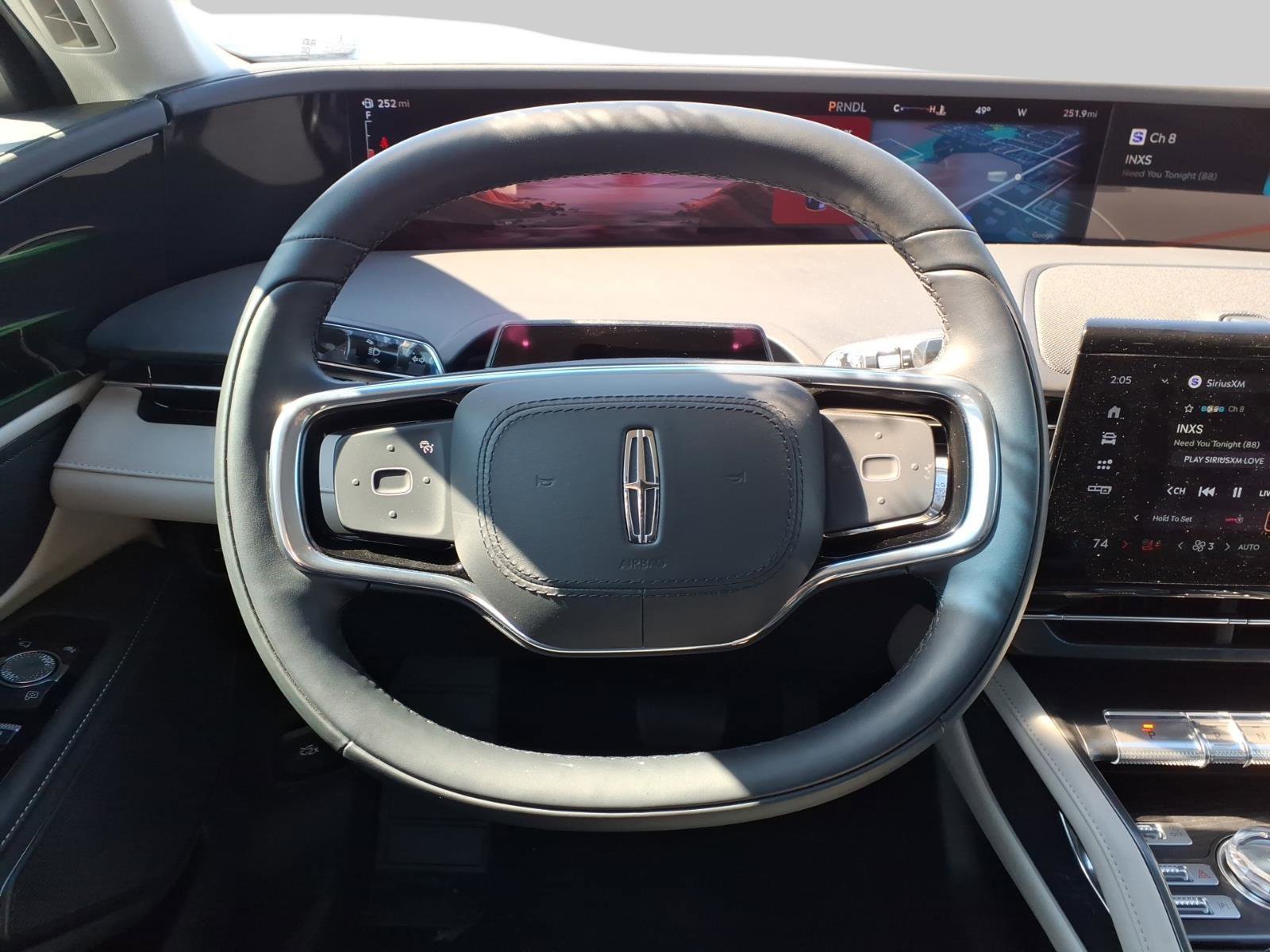 Used 2024 Lincoln Nautilus Reserve image 11