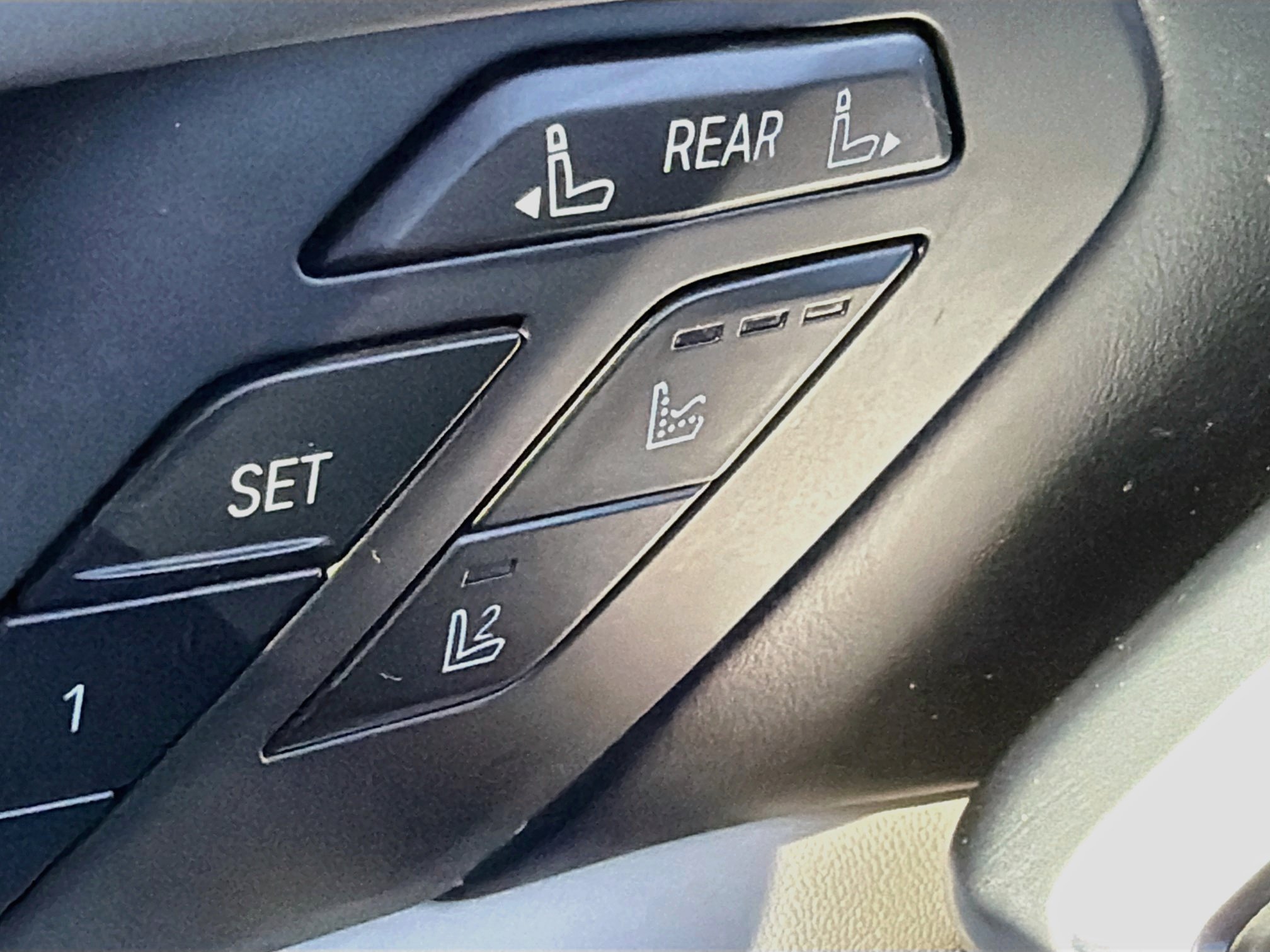 Used 2024 BMW X7 xDrive40i w/ Executive Package AWD/4WD image 20