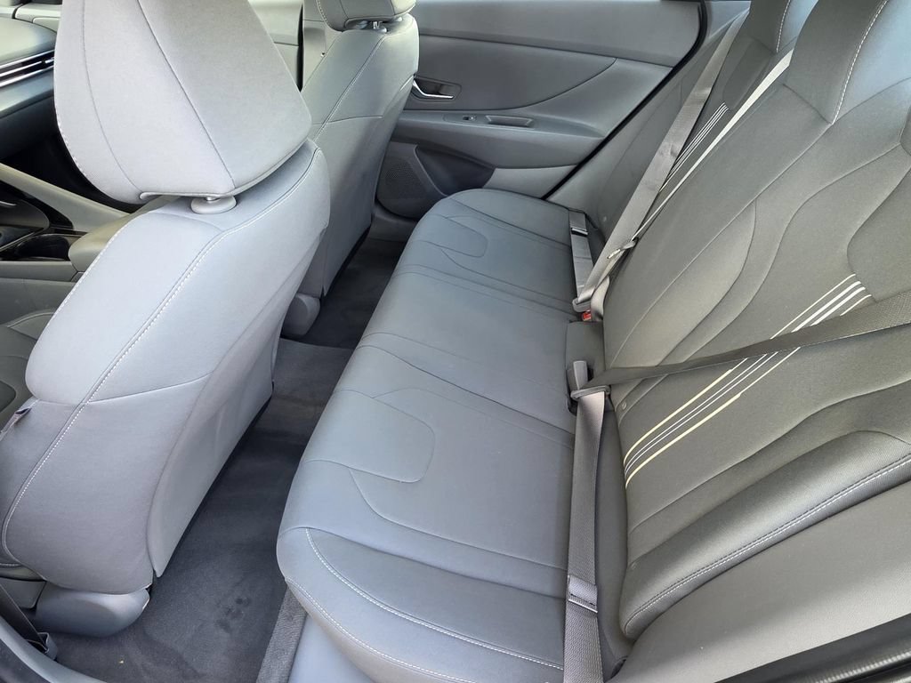 Used 2023 Hyundai Elantra SEL w/ Convenience Package FWD image 9