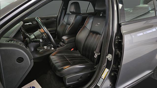Used 2017 Chrysler 300 S AWD/4WD image 9