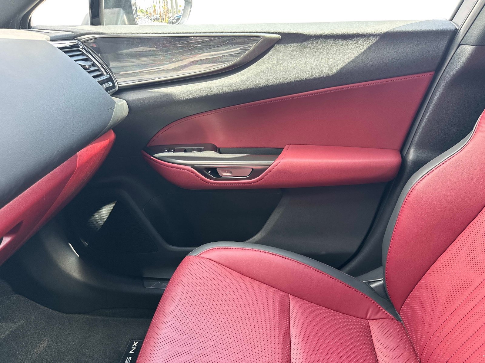 Certified 2025 Lexus NX 250 FWD w/ Accessory Package (Z1) image 24