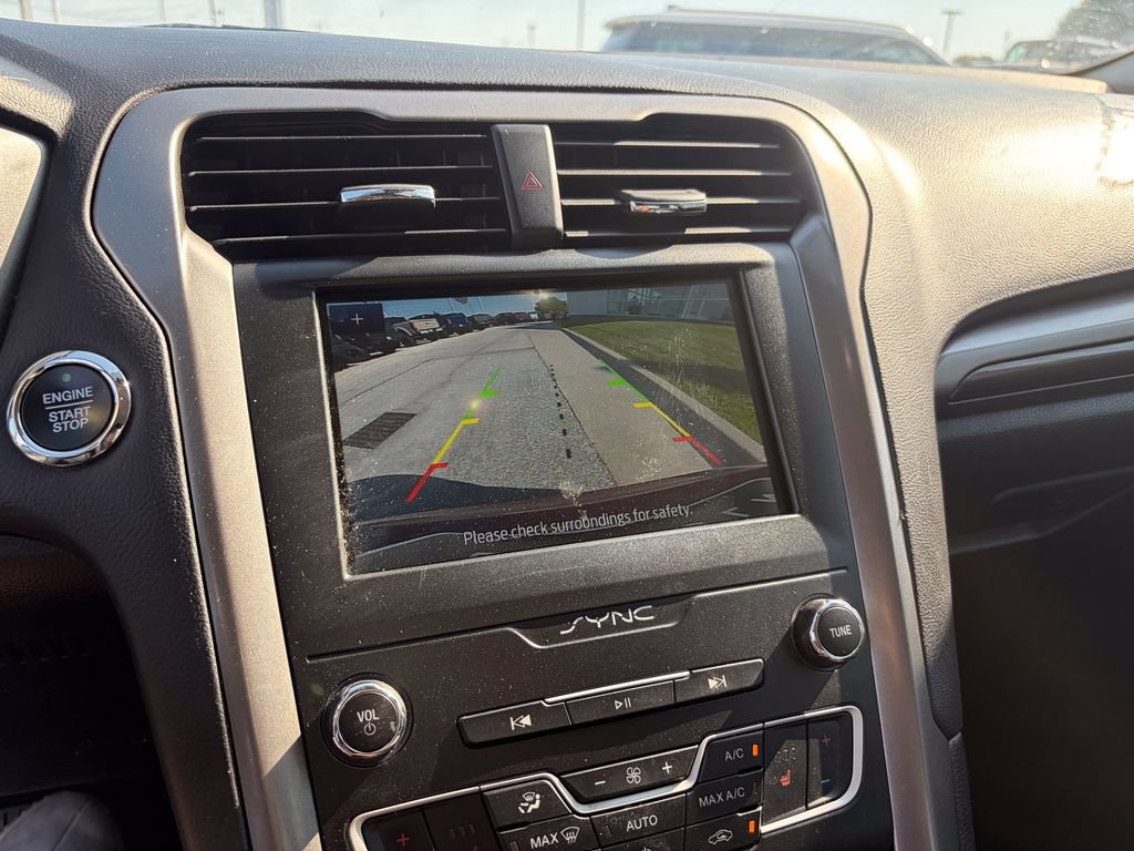 Used 2020 Ford Fusion SEL FWD image 13