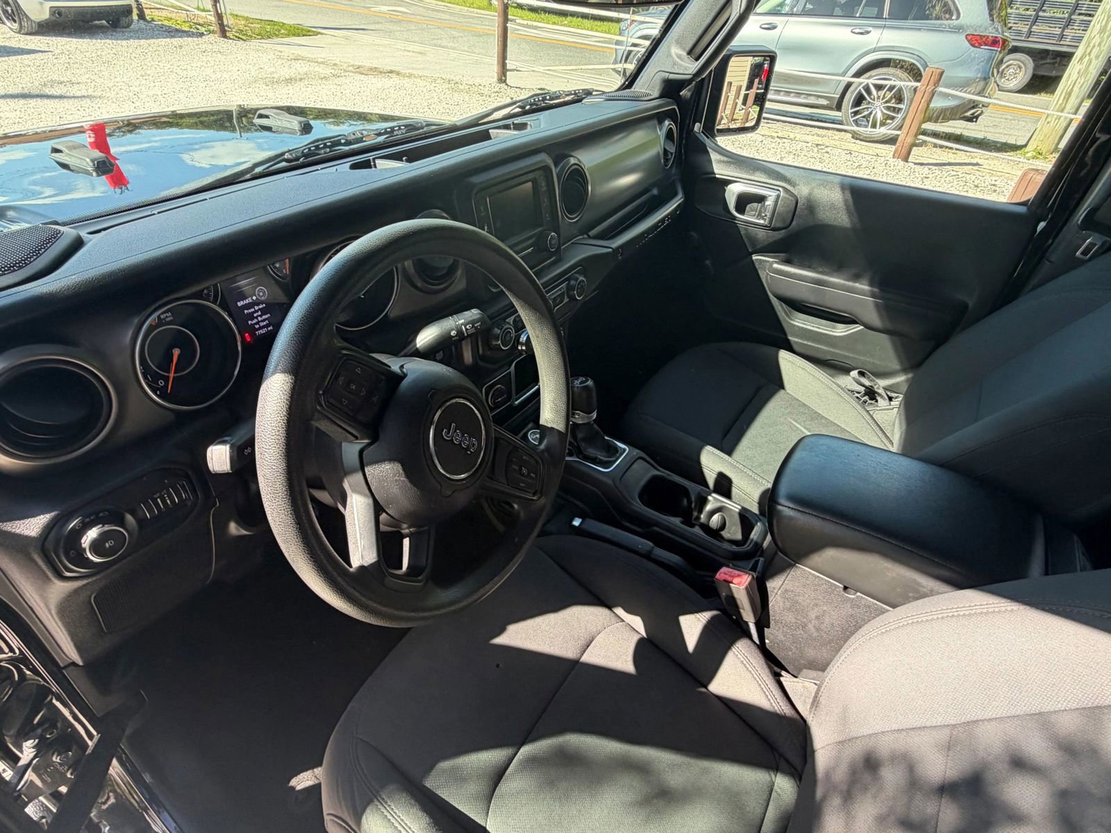 Used 2018 Jeep Wrangler Unlimited Sport image 11