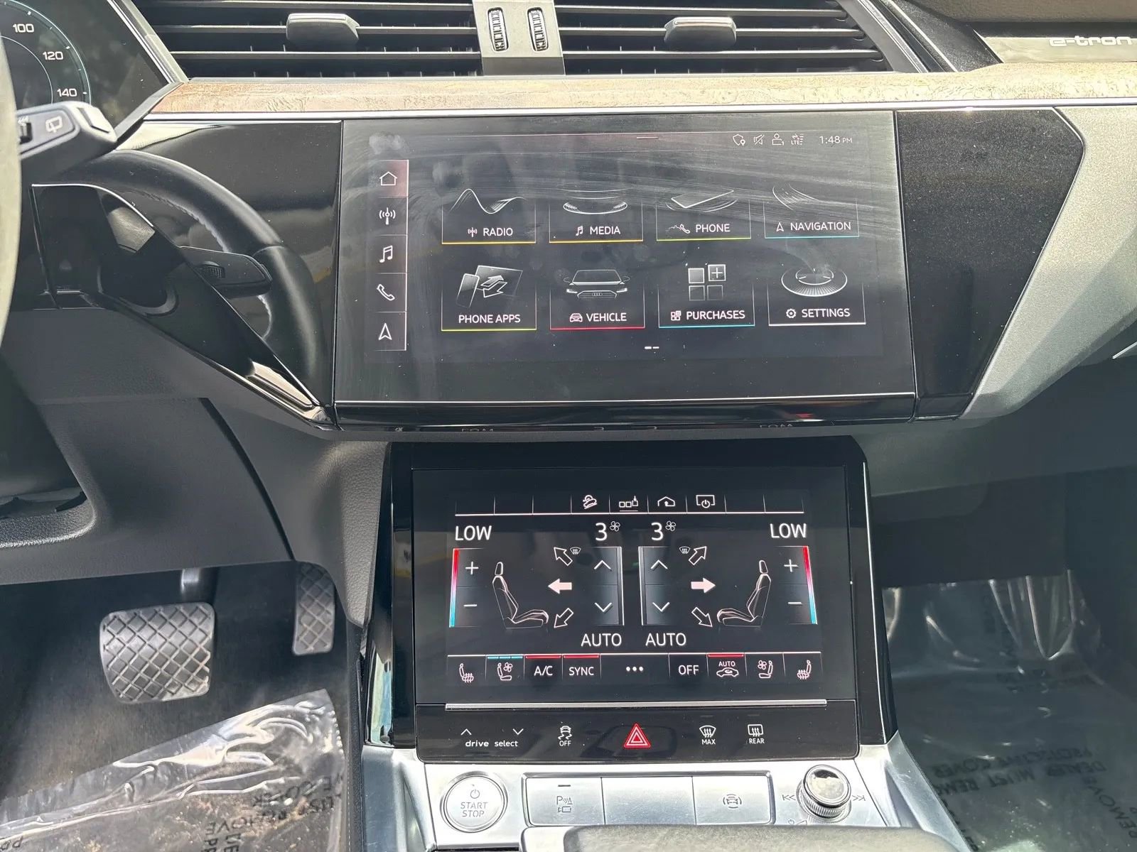 Used 2019 Audi e-tron Premium Plus image 19