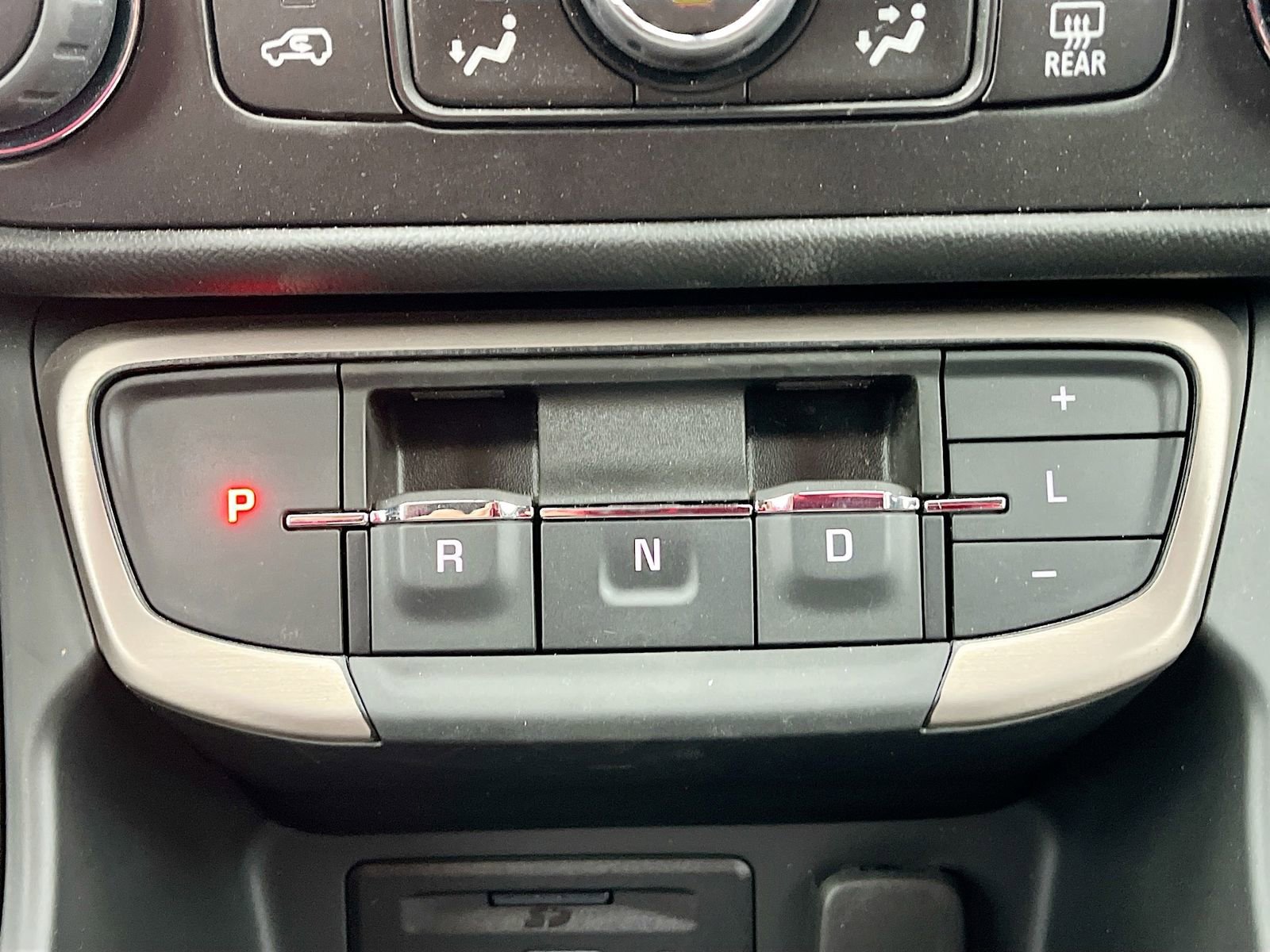 Used 2024 GMC Terrain Denali w/ Denali Premium Package image 17