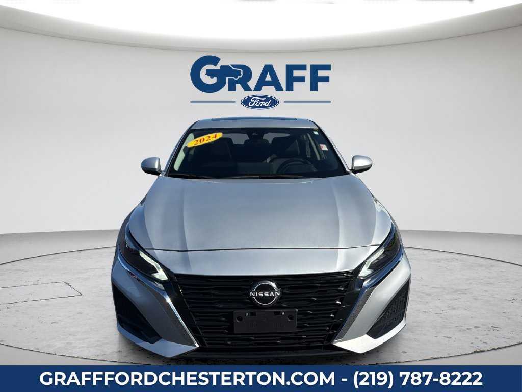 Used 2024 Nissan Altima 2.5 SV w/ SV Premium Package FWD image 12