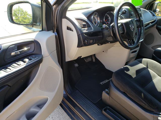 Used 2016 Dodge Grand Caravan SE image 10
