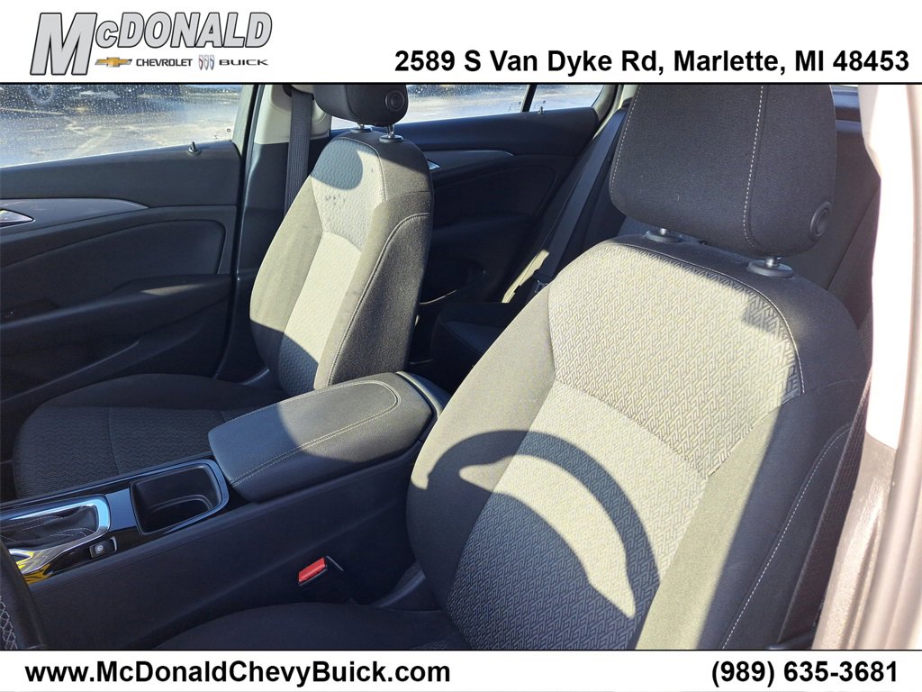 Used 2019 Buick Regal Preferred w/ Driver Confidence Package I image 5