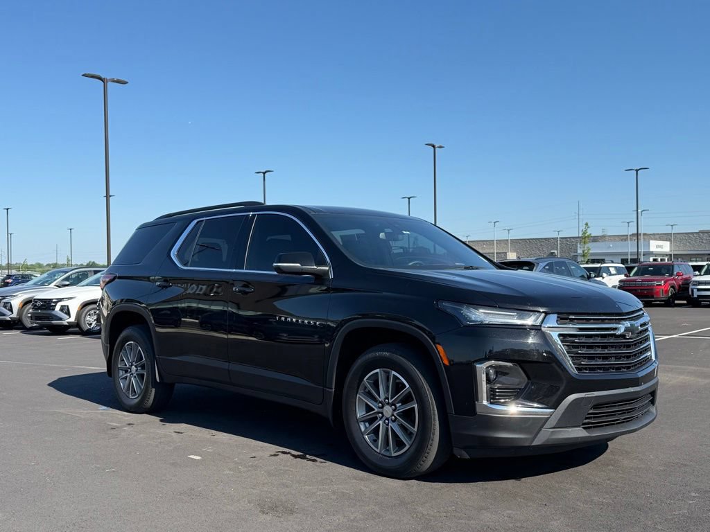 Used 2024 Chevrolet Traverse LT w/ LPO, Floor Liner Package FWD image 3