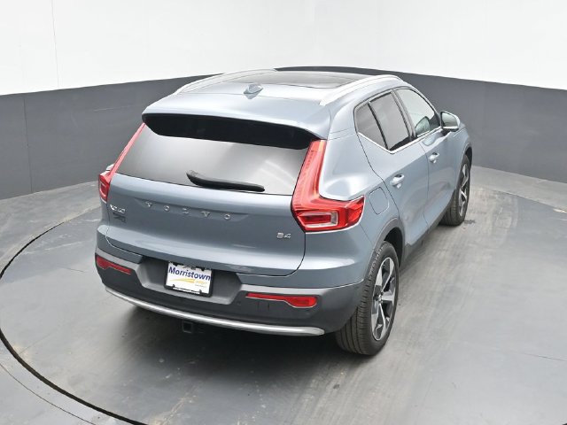 Used 2023 Volvo XC40 B4 Ultimate FWD image 26